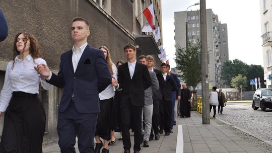 100-lecie Polskich Szkół Handlowych, polonez na ul. Długie Ogrody, Gdańsk 2026