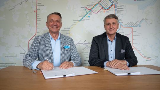 podpisanie umowy na zakup 15 nieskoemisyjnych autobusów dla Pomorza