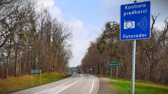 50 km/h i nie więcej! Nowy fotoradar na pomorskiej „Berlince” już działa Uwaga! Nowy fotoradar na „Berlince”. I już działa!