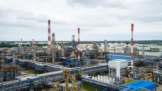 50 lat Rafinerii Gdańskiej! Historia, która dziś napędza Polskę 50 lat Rafinerii Gdańskiej! Historia, która dziś napędza Polskę