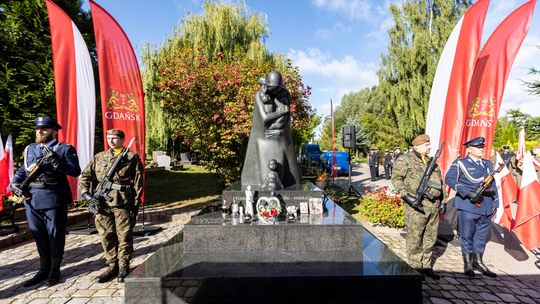 86. rocznica agresji Armii Czerwonej na Polskę. Gdańsk oddał hołd ofiarom