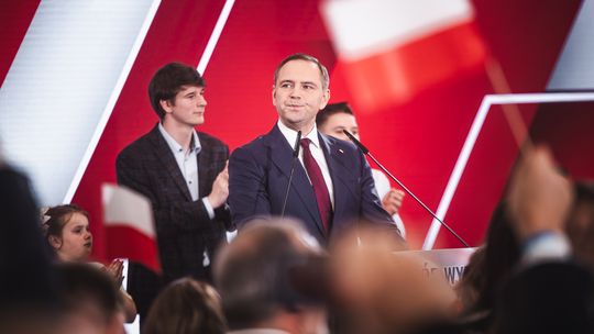 Karol Nawrocki podczas wieczoru wyborczego po pierszej turze wyborów prezydenckich 2025