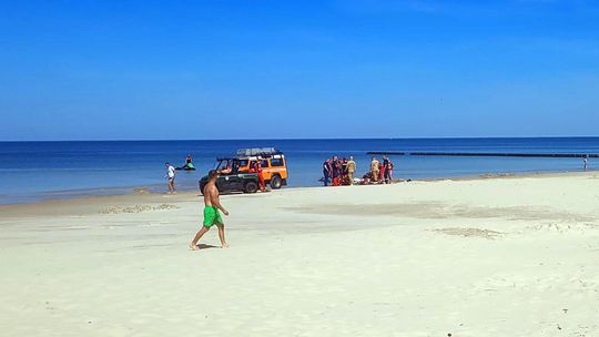 akcja ratunkowa na plaży, Ustka, zdjęcie ilustracyjne