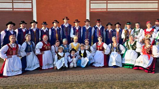 Regionalny Zespół Pieśni i Tańca „Bazuny”