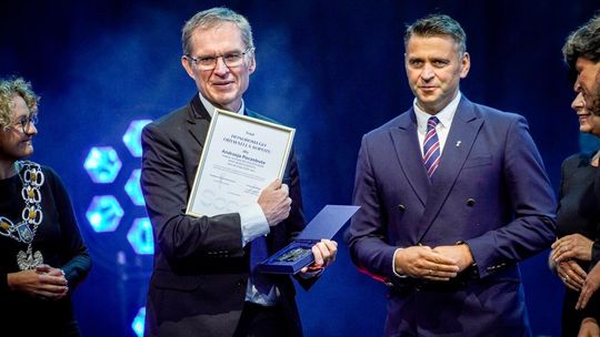 Andrzej Poczobut odebrał w Operze Leśnej Honorowe Obywatelstwo Sopotu