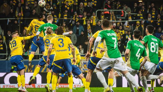 Arka Gdynia ukarana przez Komisję Ligi. Ponad 70 tys. zł kary po dwóch meczach