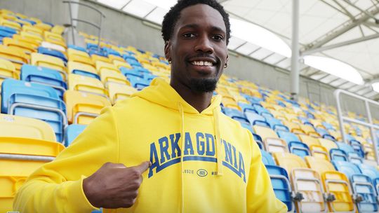 Francuz Aurelien Nguiamba zawodnikiem Arki Gdynia