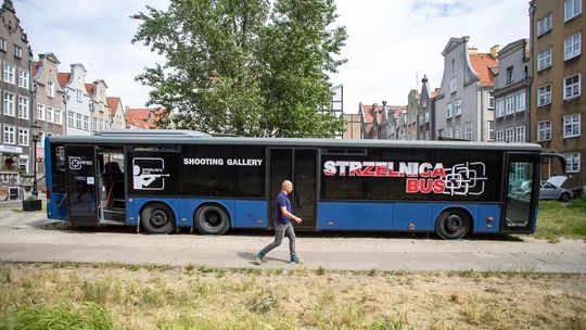 Autobus-strzelnica między zabytkami Gdańska. Wkrótce ma zniknąć 