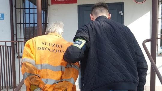 Awantura domowa w Trąbkach Wielkich. Ojciec i syn grozili policjantom
