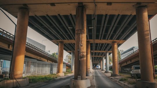 Awaria na estakadzie Kwiatkowskiego w Gdyni. Zakaz ruchu dla ciężarówek