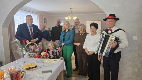 Powiat kartuski ma dwie 102-latki! Niezwykłe urodziny w Staniszewie i Bąckiej Hucie