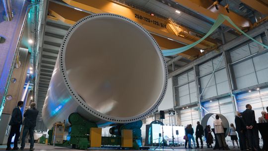 W Gdańsku powstała pierwsza polska sekcja wieży dla morskiej energetyki wiatrowej
