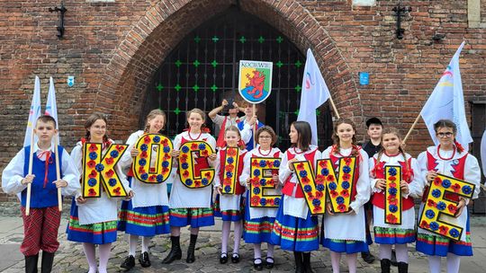 Barwny korowód ponad tysiąca Kociewiaków przeszedł ulicami Gdańska