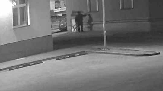 Lębork: Bazgrał po ścianach obraźliwe napisy. Grasował nocami