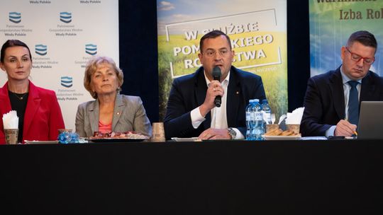 minister Stefan Krajewski podczas spotkania z rolnikami w Nowym Dworze Gdańskim