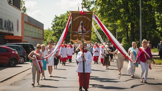 Boże Ciało. Parafianie z Oliwy przeszli ulicami dzielnicy w procesji