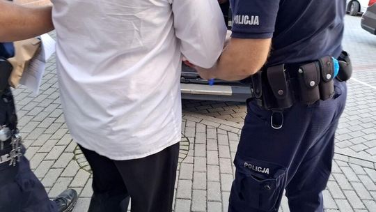 Brutalne pobicie w lesie pod Kaliskami. Zbierał jagody, gdy został zaatakowany