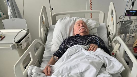 Lech Wałęsa po operacji usunięcia nowotworu. „Usunęli to, co chodziło do tyłu"