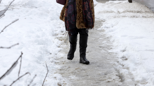 Były złamania, będą odszkodowania. Zima zaskoczyła Chojnice, burmistrz przeprasza Były złamania, będą odszkodowania. Zima zaskoczyła Chojnice, burmistrz przeprasza