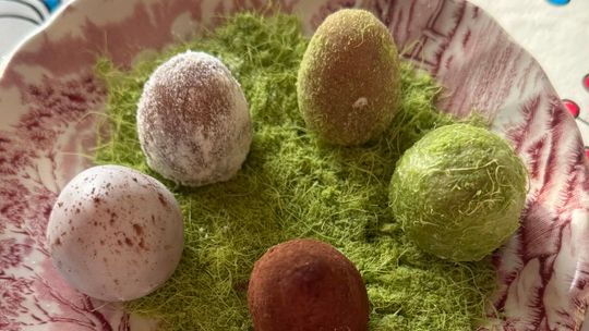 Celebra bez poczucia winy, czyli słuchajmy radosnej muzyki i jedzmy łakocie Celebra bez poczucia winy, czyli słuchajmy radosnej muzyki i jedzmy łakocie