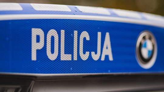 policja, radiowóz, zdjęcie ilustracyjne