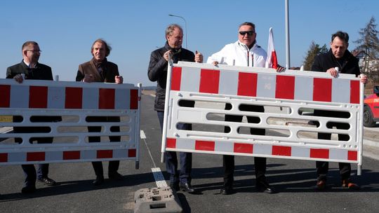 Chojnice. Barierki odsunięte, nowa droga otwarta. Już nie trzeba wjeżdżać do centrum i stać w korkach!