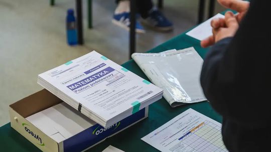 CKE zabezpiecza paczki z arkuszami egzaminacyjnymi na maturze