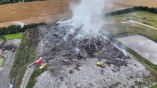 Co z odpadami komunalnymi po pożarze w Chlewnicy? Spółka szuka firm, które pomogą