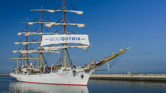 Dar Młodzieży” wyruszył do USA! Weźmie udział w paradzie żaglowców w Nowym Jorku "Dar Młodzieży” wyruszył z Gdyni do USA! To nawiązanie do historycznej wyprawy