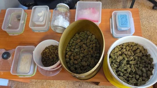 Diler z Lęborka w rękach policji. Narkotyki trzymał w piwnicy