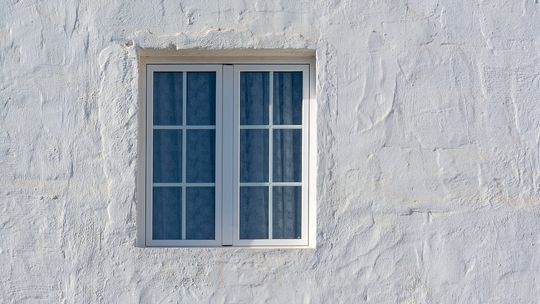 Dlaczego warto zlecić mycie okien profesjonalistom? Korzyści