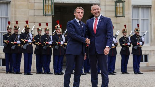 Donald Tusk zablokował spotkanie Karola Nawrockiego z Macronem?