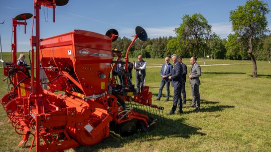 Drony, AI i GPS wjeżdżają do rolnictwa. PODR w Lubaniu inwestuje w przyszłość