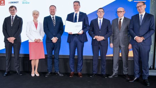 podpisanie porozumienia dotyczącego współdzielenia slotów FSRU 2