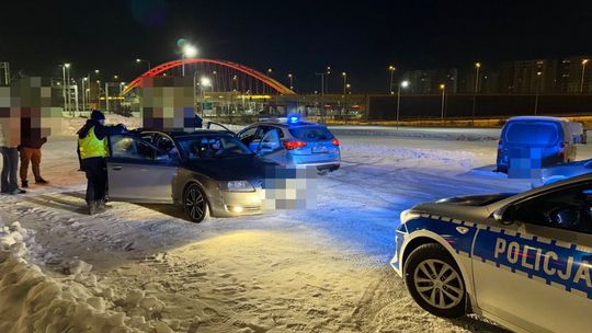 Pomorze: Nocna akcja pseudokibiców przerwana przez policję. Mieli spraye i kominikarki