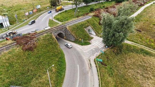 Duże zmiany w Sierakowicach. Zniknie niebezpieczny przejazd pod wiaduktem