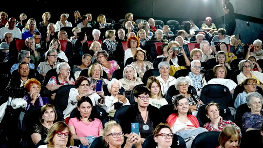 Dwa teatry czas zacząć. Czy teatr telewizji może być sexy? Oto jest pytanie...