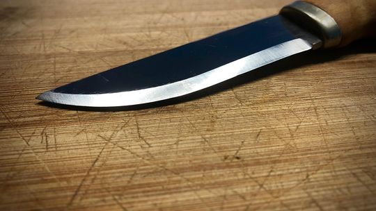 Koczała: Dźgnął brata nożem w okolice serca, bo... pokłócili się o jedzenie