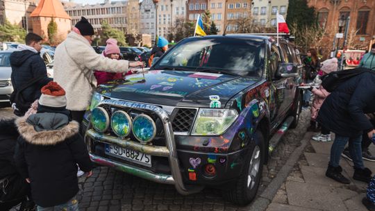 Dzieci z Ukrainy pomalowały samochód dla Ukraińskich Sił Zbrojnych