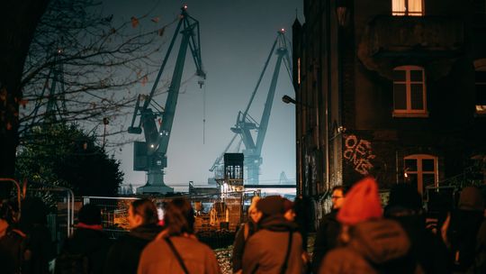 Startuje Festiwal Narracje 2025. Spacer między życiem a śmiercią w dzielnicy Aniołki