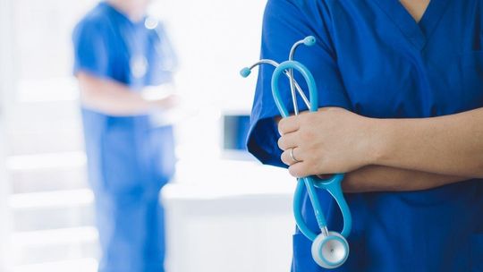 E-rejestracja i nowe szczepienia. Pacjenci zyskują udogodnienia, ale system nadal kuleje