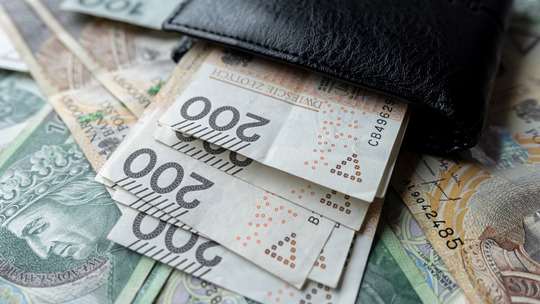 Efekt domina po podwyżce płacy minimalnej. Rosną też składki ZUS czy kary za brak OC