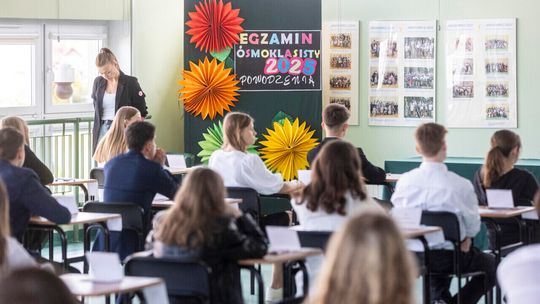 Egzamin ósmoklasisty 2025. Przyjaźń w teście z języka polskiego