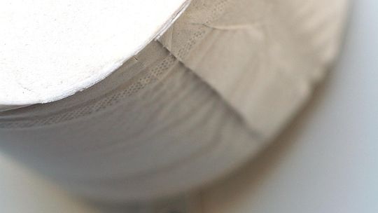 Ekstramiękki papier toaletowy - dlaczego warto go wybrać?