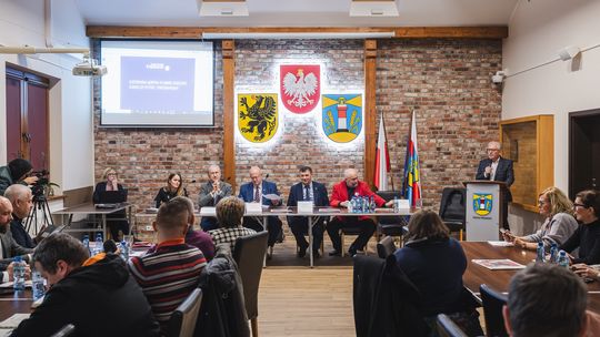 debata „Zawsze Pomorze” w Choczewie o budowie elektrowni jądrowej