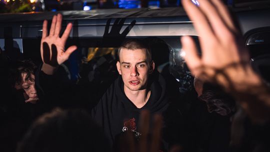 Łatwogang zebrał miliony dla Maksa. Ale "najdroższy lek świata" budzi spore kontrowersje