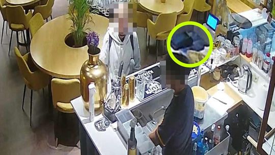 Empatia nie popłaca? W restauracji w Sopocie poprosił o gorącą wodę, a potem... ukradł telefon Sopot: Empatia nie popłaca? Poprosił o gorącą wodę, a potem... ukradł telefon