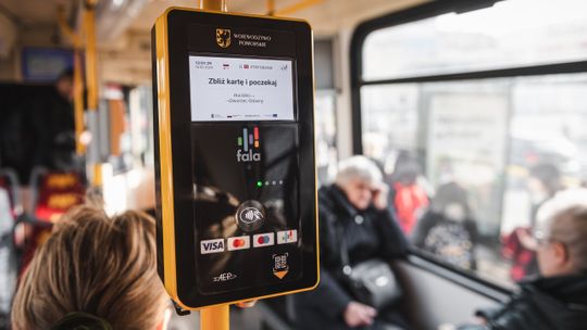 Fala problemów z... Falą w Trójmieście. Pasażerowie zagubieni, konkurencja pisze do UOKiK