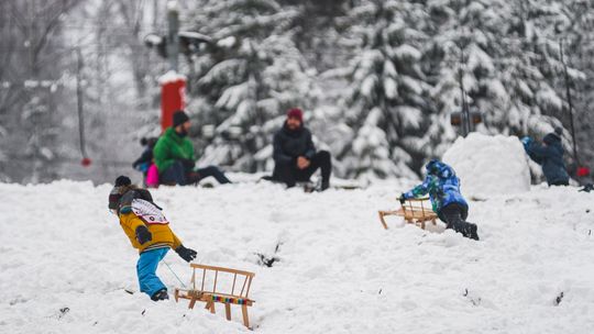 Ferie zimowe 2026. Ile trzeba zapłacić za zimowisko? Przedział cenowy jest duży