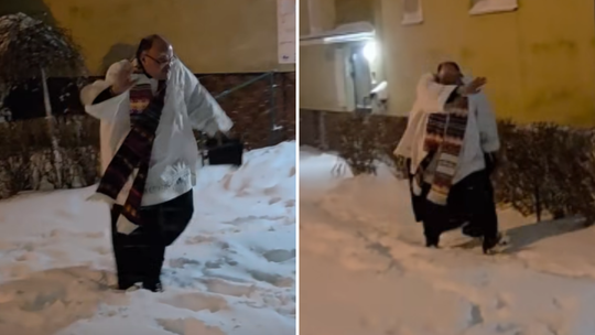 Film z księdzem z Wejherowa hitem internetu! Tak walczył ze śniegiem podczas kolędy Film z księdzem z Wejherowa hitem internetu! Tak walczył ze śniegiem podczas kolędy